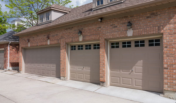 Garage door repairer King County